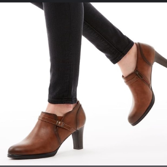 Lauren Blakwell Ellory - Women's Low Cut Faux Leather Heeled Ankle Bootie size 9 - Picture 1 of 10